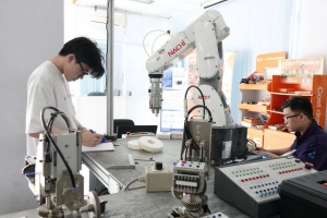 Đẩy mạnh hoạt động nghiên cứu và phát triển trong các lĩnh vực công nghệ then chốt