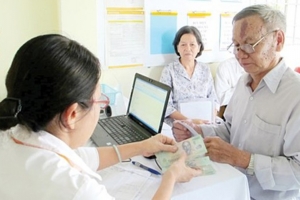 Kiến nghị nâng mức hưởng BHYT lên 100% cho người hưởng lương hưu trên 75 tuổi