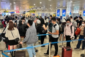 Sân bay Tân Sơn Nhất khai thác tới 720 chuyến bay mỗi ngày dịp cao điểm hè 2026
