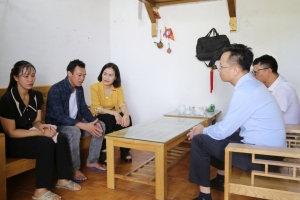 Đoàn ĐBQH tỉnh Quảng Ninh khảo sát thực hiện chính sách pháp luật về đất đai tại xã Đông Ngũ