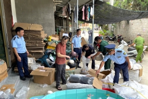Lạng Sơn: Phát hiện hơn 900 chiếc mũ có dấu hiệu giả mạo các nhãn hiệu nổi tiếng
