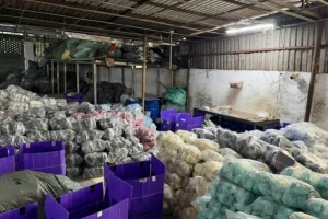 TP.HCM: Triệt phá xưởng sản xuất hơn 23.000 đôi dép giả nhãn hiệu nổi tiếng