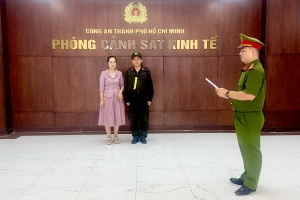 Thành phố Hồ Chí Minh: Khởi tố đối tượng dùng trí tuệ nhân tạo sao chép thiết kế áo dài