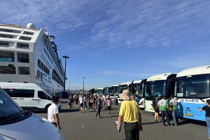 Tàu biển quốc tế STAR VOYAGER đưa 1.300 khách quốc tế đến Khánh Hòa