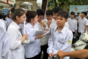 Ninh Bình: Gần 48 nghìn thí sinh hoàn thành ngày thi đầu tiên Kỳ thi Tốt nghiệp THPT năm 2026