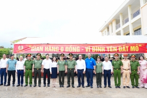 Công an Quảng Ninh tổ chức “Gian hàng 0 đồng - Vì bình yên Đất Mỏ” và ra quân Chiến dịch Thanh niên tình nguyện hè năm 2026