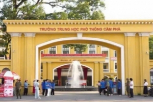 Quảng Ninh: Kỷ luật 3 giáo viên liên quan vụ giám thị hỗ trợ thí sinh làm bài