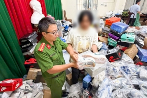 Khánh Hòa: Khởi tố đối tượng tàng trữ, kinh doanh hàng trăm đôi giày giả mạo thương hiệu