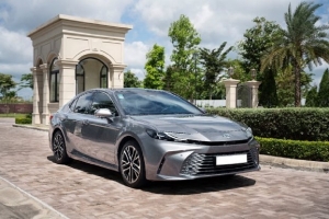 Phân khúc sedan hạng D thoái trào và sự lung lay của thành lũy Toyota Camry