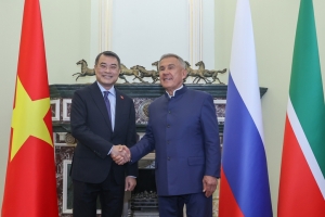 Thủ tướng Lê Minh Hưng gặp Người đứng đầu Cộng hòa Tatarstan (Liên bang Nga)