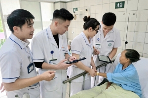 Bệnh viện Bạch Mai tổ chức khám sức khỏe miễn phí tại Ninh Bình