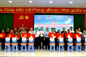 Bộ Tư lệnh Vùng Cảnh sát biển 3 đồng hành cùng ngư dân xã Phước Hải