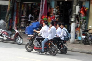 Cảnh báo nguy cơ cháy nổ, mất an toàn giao thông từ xe điện ‘độ’
