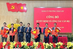 Đảng ủy Phường 2 Bảo Lộc kiện toàn bộ máy, công bố quyết định công tác cán bộ