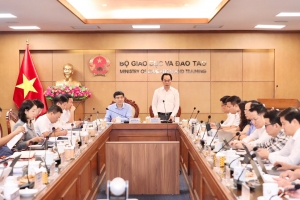 Bộ trưởng GD-ĐT: Giảm hoạt động hình thức, mở rộng cơ hội học tập cho học sinh
