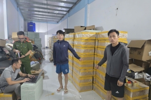 Bắc Ninh: Khen thưởng các lực lượng triệt phá kho chứa hơn 170.000 bao thuốc lá lậu
