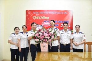 Bộ Tư lệnh Vùng Cảnh sát biển 1 thăm, chúc mừng các cơ quan báo chí nhân Ngày Báo chí Cách mạng Việt Nam 21/6