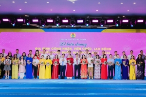 Tôn vinh 95 gia đình công nhân, viên chức, lao động tiêu biểu