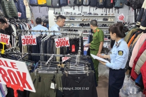 Hà Nội: Tạm giữ hơn 2.600 sản phẩm thời trang nghi giả mạo các thương hiệu nổi tiếng