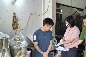 Ninh Bình: Khởi tố đối tượng sản xuất gần 100kg giò chả chứa hàn the