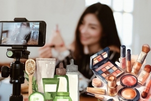 Mỹ phẩm giá rẻ bán tràn lan qua livestream: Khi người mua đặt cược niềm tin vào những sản phẩm “không rõ lai lịch”