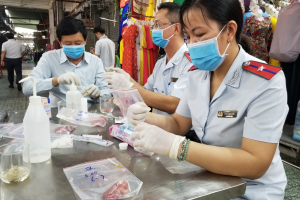 TP.HCM siết chặt kiểm soát an toàn thực phẩm từ khâu lưu thông
