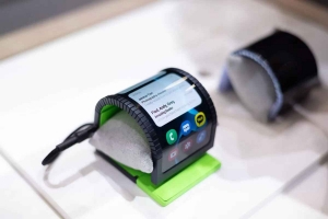 Samsung mở đường phân khúc mới với chiến lược phát triển điện thoại màn hình cuộn