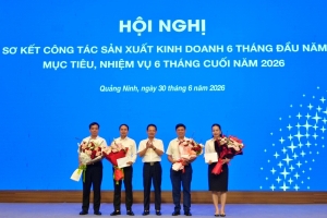 EVNNPC nỗ lực vượt khó, bảo đảm cung ứng điện an toàn, ổn định