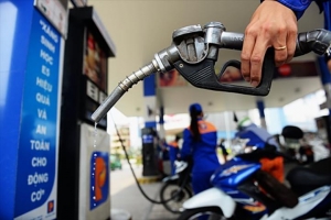Giá xăng dầu hôm nay 18/7: Dầu bật tăng gần 5%, xăng trong nước chịu áp lực