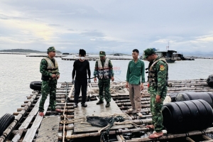 Đồn Biên phòng Trà Cổ khẩn trương hỗ trợ ngư dân trước bão số 1