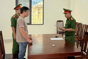Khởi tố đối tượng kinh doanh gần 4.000 đôi giày, dép giả mạo nhiều thương hiệu nổi tiếng