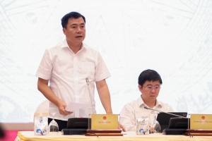 Giá xăng giảm, hàng hóa vẫn “neo giá”: Bộ Công Thương yêu cầu rà soát, xử lý nếu tăng giá bất hợp lý