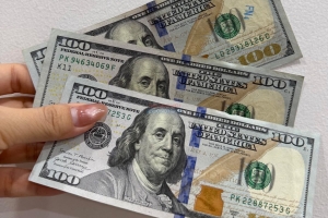 Tỷ giá USD hôm nay 12/7: Đồng bạc xanh giằng co, USD tự do và ngân hàng diễn biến ra sao?