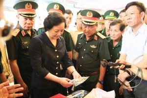 Phó Thủ tướng Phạm Thị Thanh Trà kiểm tra công tác chuẩn bị Lễ triển khai tìm kiếm, quy tập hài cốt liệt sĩ
