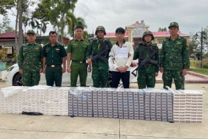 Tây Ninh: Bắt giữ ô tô vận chuyển gần 4.000 bao thuốc lá ngoại nhập lậu