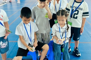 Chủ tịch Hà Nội: Phấn đấu ít nhất 80% học sinh được học trường công
