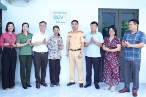 Ninh Bình: Khánh thành, bàn giao 2 ngôi nhà Đại đoàn kết cho các hộ nghèo