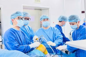 Vinmec Hải Phòng "giải cứu" khớp gối lỏng lẻo cho người phụ nữ bằng gân tự thân