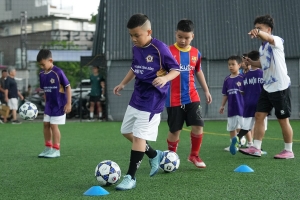 Bầu Hiển mở sân chơi bóng đá cộng đồng cho trẻ em Thủ đô