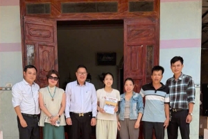 Lan tỏa tinh thần hiếu học: Hội Doanh nhân dòng họ Hoàng - Huỳnh tiếp sức cho tân thủ khoa 30/30 điểm