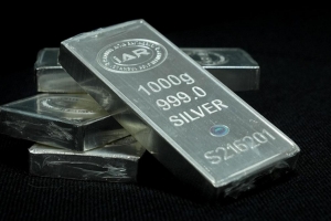 Giá bạc hôm nay 11/7: Bạc bật tăng mạnh, tiến sát mốc 61 USD/ounce