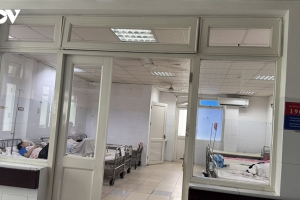 21 công nhân nhập viện nghi ngộ độc thực phẩm sau bữa ăn tại căng tin công ty