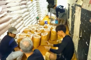 Phát hiện kho hàng sản xuất đường giả quy mô lớn, thu giữ khoảng 70 tấn