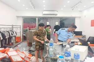 Bắc Ninh: Tạm giữ lô hàng giả mạo thời trang các thương hiệu lớn