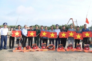 Bộ Tư lệnh Vùng Cảnh sát biển 3 phối hợp tổ chức Chương trình "Cảnh sát biển đồng hành với ngư dân"