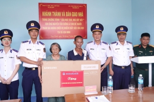 Hơn 200 ngày công chung sức xóa nhà tạm, nhà dột nát tại vùng biển Khánh Hòa