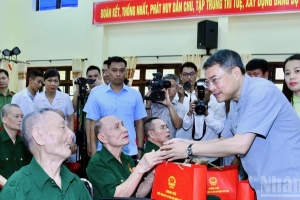 Kết tinh thành nét đẹp nhân văn rất sâu sắc, viết tiếp truyền thống nghĩa tình cao đẹp của dân tộc ta