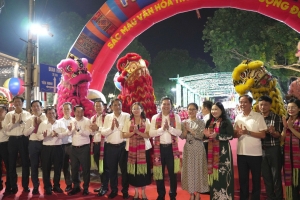 Khai trương phố đi bộ phường Yên Bái: Động lực thúc đẩy phát triển kinh tế đêm, quảng bá bản sắc văn hóa địa phương