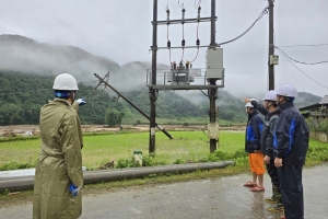 Công ty Thủy điện Huội Quảng - Bản Chát chung tay khắc phục sự cố lưới điện sau mưa lũ