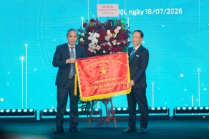 ABBank được NHNN trao Cờ thi đua, củng cố vị thế thương hiệu ngân hàng phát triển bền vững